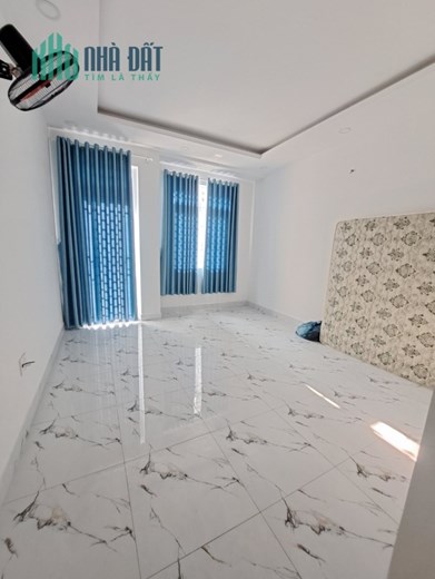 Bán nhà Phan Huy Ích Gò Vấp - Chỉ 5 Tỷ có nhà đẹp HXH 4PN 4 Toilet gần sân bay giáp Tân Bình