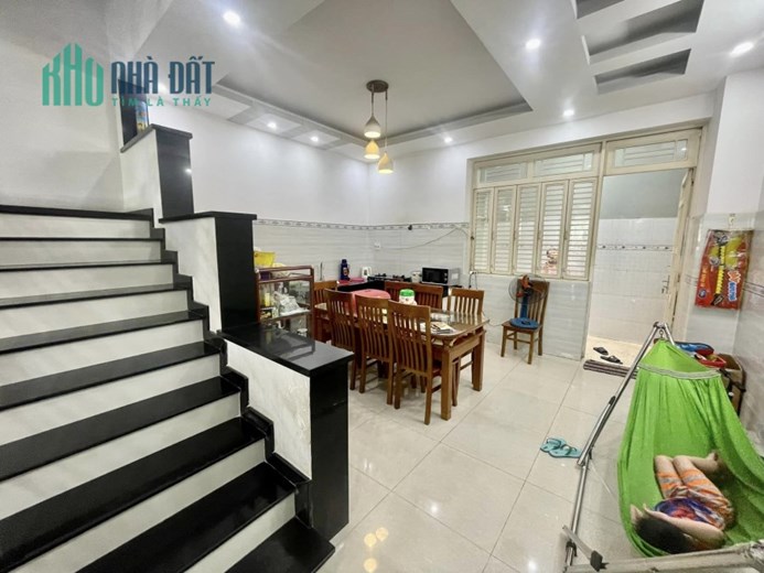 Ngộp Bank 7 Tỷ Bán Gấp Nhà 4 Tầng, 80m2, Ngang Bề Thế 5m, Lũy Bán Bích , Tân Phú.