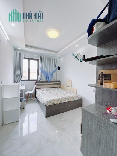 Bán nhà Đẹp Rẻ Xe tải đậu ngay nhà
 Nguyễn Tất Thành Q4 Diện tích sd100m2- 
5 tấm hơn 4tỷ đã giảm