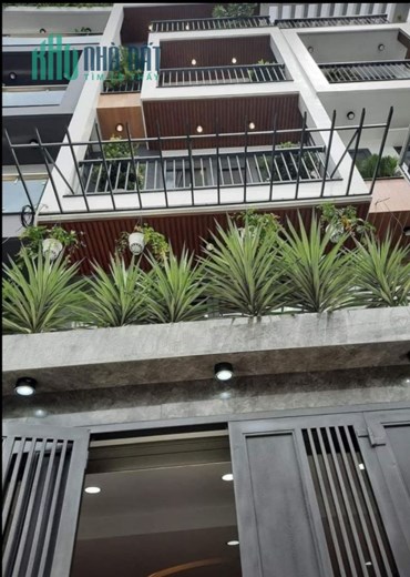 Bán nhà Đường Trung Kính, gara 7 chỗ, ô tô tránh, kinh doanh, dân trí cao, tặng nội thất giá hơn 12