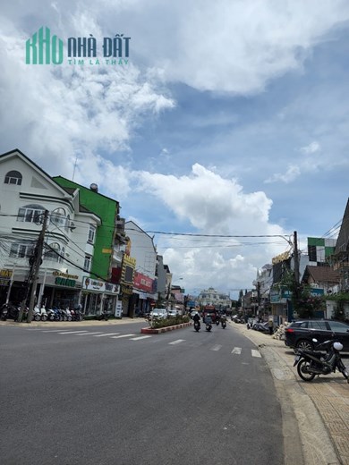 Cho thuê gấp Khách Sạn Kinh Doanh gần Hồ Xuân Hương Đà Lạt giá 37 triệu/ tháng