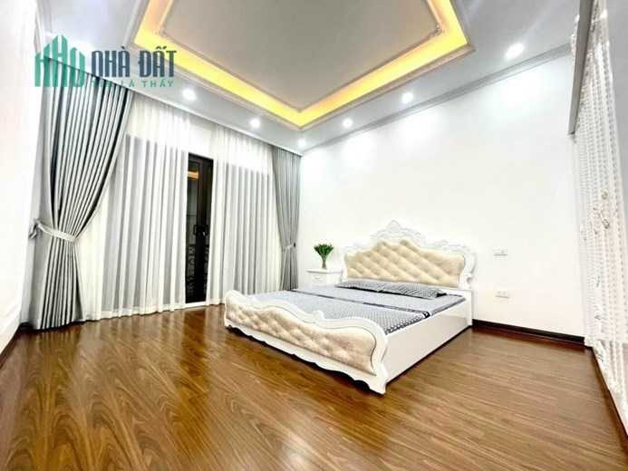 Bán nhà mặt phố Lạc Trung, Hai Bà Trưng 70m, mt 4m. Giá: 18.5 tỷ