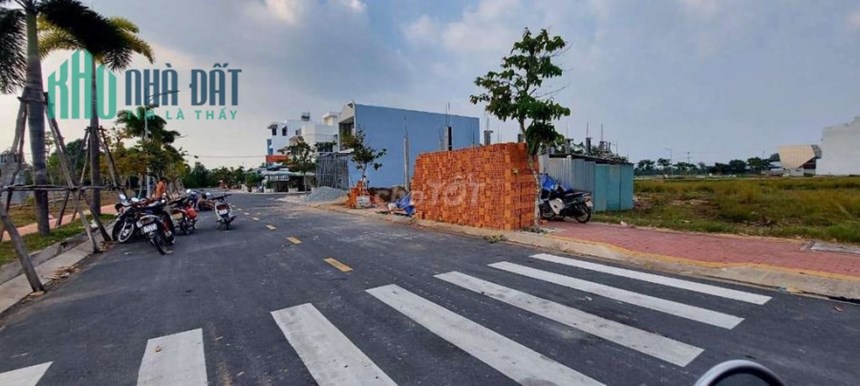 Bán Đất Nền  Ngay trung tâm hành chính chợ, Trường Thị Trấn Bến Lức, Thị trấn Bến Lức, Huyện Bến