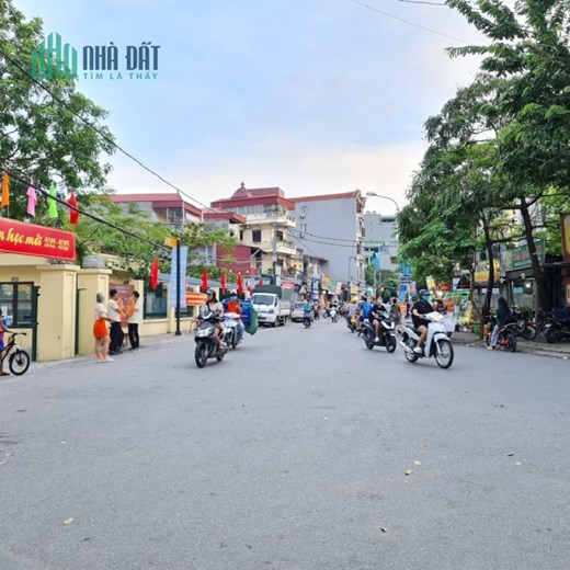 Đất Phố Kinh Doanh sầm uất tại Trâu Quỳ, Gia Lâm. 185m2, mt 12m, đường 15m. Lh 0989894845.