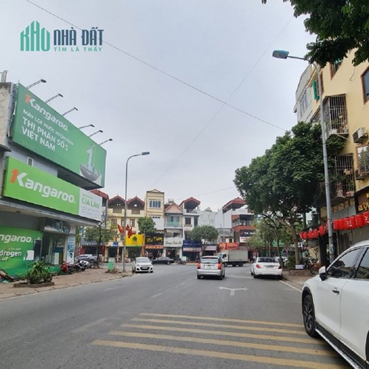 Đất Phố Kinh Doanh sầm uất tại Trâu Quỳ, Gia Lâm. 185m2, mt 12m, đường 15m. Lh 0877817368.