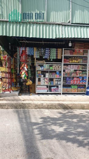 Do gia đình đổi công việc mới cần sang mặt bằng