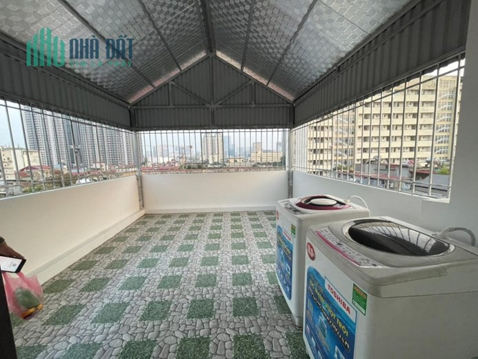 Cho thuê căn studio khép kín Trần Quốc Hoàn Thang máy cổng sau Sư Phạm Hà Nội
