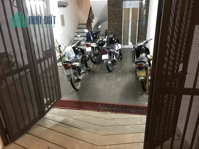 Cho thuê căn studio khép kín Trần Quốc Hoàn Thang máy cổng sau Sư Phạm Hà Nội