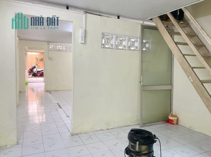 Nhà thuê hẻm 80 Trần Nguyên Hãn P13Q8 - Giá : 8.5 Triệu / Tháng