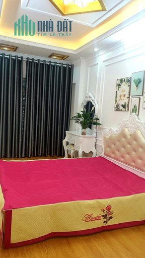 BÁN NHÀ CHÙA BỘC(46,5M2 X (5,95 TỶ) -NGÕ THOÁNG - 10 M Ô TÔ TRÁNH