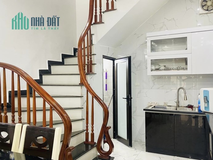 BÁN NHÀ CHÙA BỘC  DT46 M2 X4T,CỰC ĐẸP,Ở LUÔN,GIÁ 5,9 TỶ