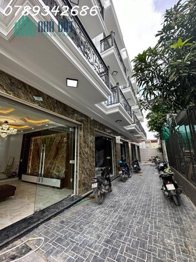 MỞ BÁN DÃY 5 CĂN XÂY MỚI VỪA HOÀN THIỆN TẠI KHÚC THỪA DỤ - THIÊN LÔI. Ô TÔ ĐỖ CỬA