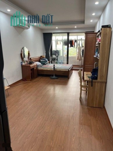 Chung cư tập thể Nguyễn Chí Thanh Đống Đa 40m2 1 ngủ 1VS SĐCC 1,74 tỷ TL.
