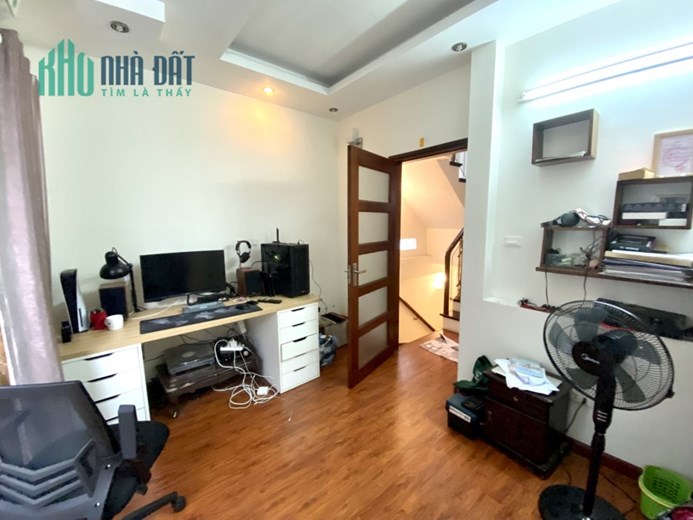Trương Định, 43m x 4 tầng, 3.95 tỷ, ngõ ô tô, nhà đẹp
