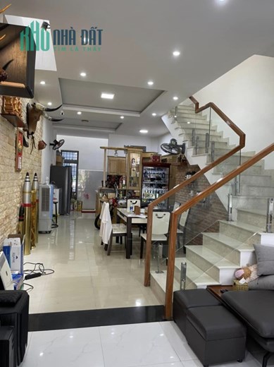 Bán nhà mặt phố Nguyễn Phẩm, 3 tầng mới, diện tích 81m. Giá 7.3 tỷ.