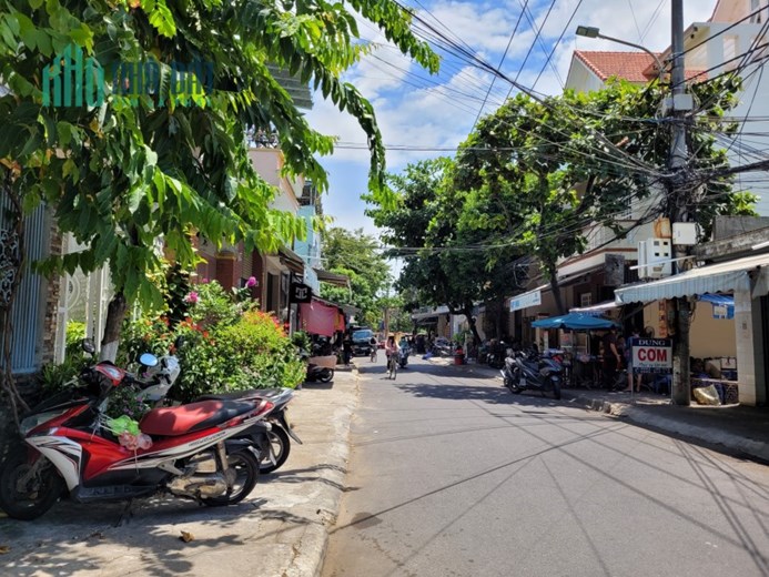 Bán nhà mặt phố Châu Thượng Văn, diện tích 126m. Giá 7.5 tỷ.