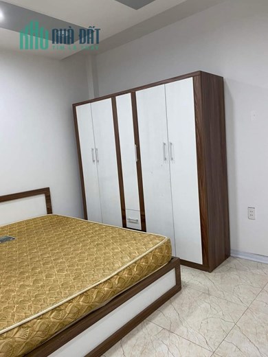 Bán nhà ô.tô tận cửa, 4 tầng cực đẹp, full nội thất GIÁ 2.55 tỉ ngay mặt đường Thiên Lôi - Khúc