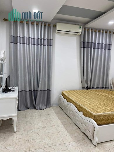 Bán nhà ô.tô tận cửa, 4 tầng cực đẹp, full nội thất GIÁ 2.55 tỉ ngay mặt đường Thiên Lôi - Khúc