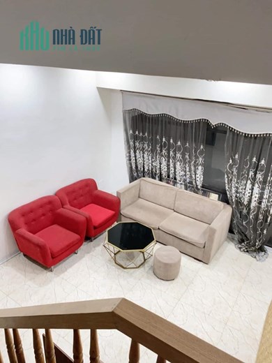 Bán nhà ô.tô tận cửa, 4 tầng cực đẹp, full nội thất GIÁ 2.55 tỉ ngay mặt đường Thiên Lôi - Khúc
