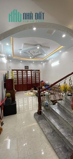 Bán nhà mặt phố Đông Trà - Chợ Hàng, 100m 3 tầng độc lập GIÁ 6.2 tỉ sân cổng