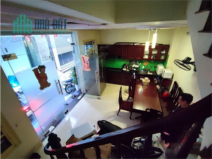 Bán nhà 154 Ngọc Lâm phố ẩm thực 33m2, 5 tầng, mt 6m, ô tô, kinh doanh 4.25 tỷ