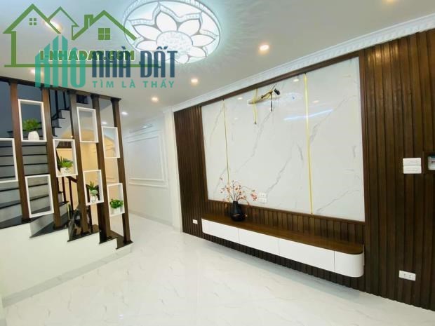 Mặt ngõ kinh doanh, o to tránh 42m2 * 4T, đường Ngọc Hồi, sát Ga Văn Điển 3 tỷ 900