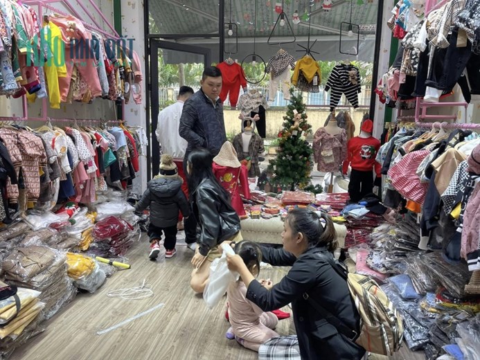 CẦN SANG NHƯỢNG LẠI SHOP QUẦN ÁO TRẺ EM
