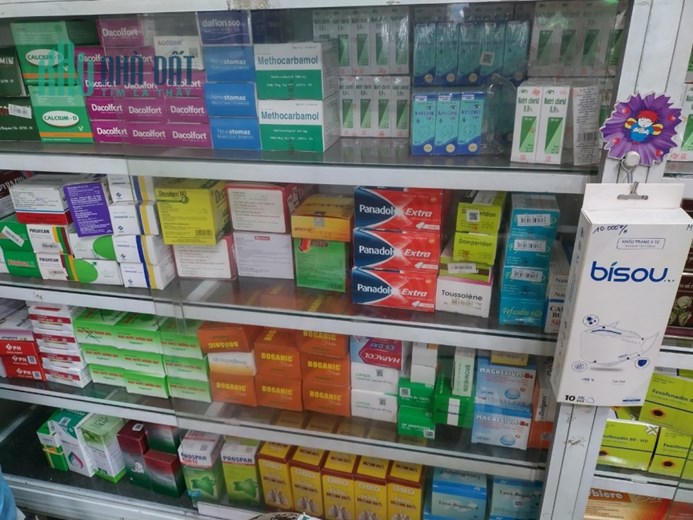 CẦN SANG NHÀ THUỐC GẤP