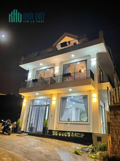 Bán biệt thự Đà Lạt, 213m2, 12 tỷ Trịnh Hoài Đức Phường 11, sổ riêng, 8 phòng ngủ view đẹp