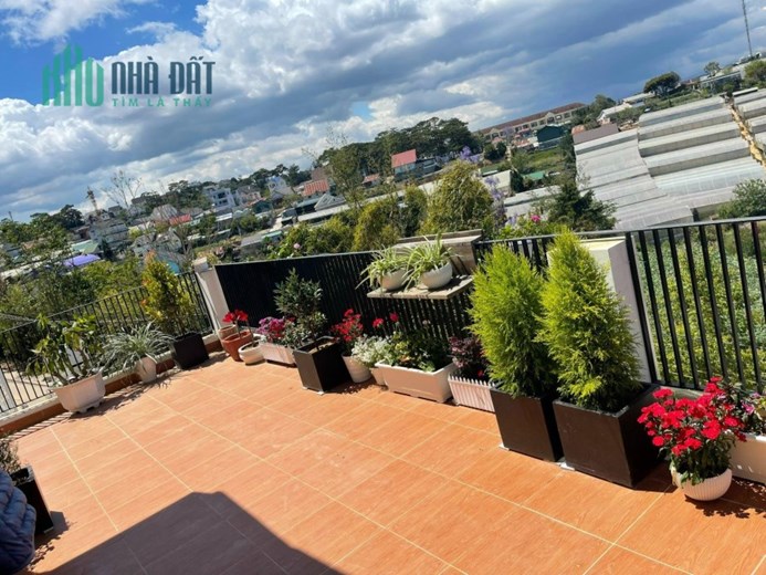 Bán biệt thự Đà Lạt, 213m2, 12 tỷ Trịnh Hoài Đức Phường 11, sổ riêng, 8 phòng ngủ view đẹp
