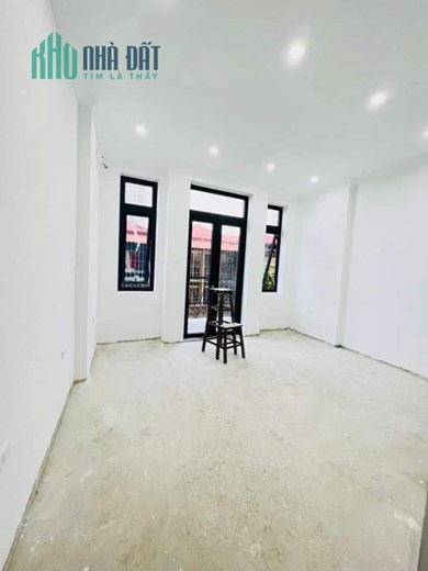 Bán Nhà Phố Phan Văn Trường CẦU GIẤY 40m2 * 5 tầng , phân lô , ô tô , Kinh Doanh mà giá chỉ hơn 12