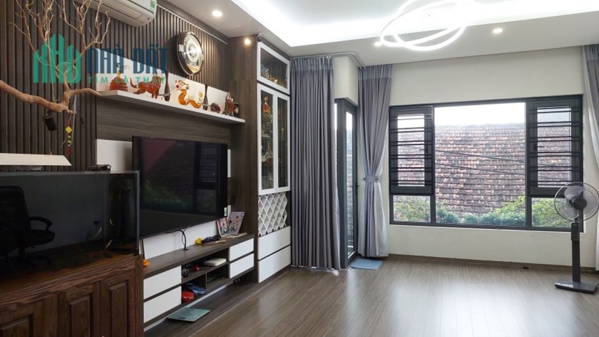 Nhà Nguyễn Sơn, Long Biên, 72m x 5 tầng, lô góc, ô tô, tháng máy, 15 tỷ 6