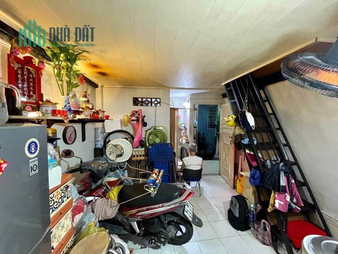 CHỈ CẦN 2 TỶ CÓ NHÀ ÂU CƠ TRUNG TÂM QUẬN 11N- 2 TẦNG - 17M2