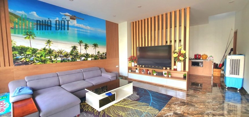 Bán nhà Ngọc Thụy DT54, nhà 4 tầng, Mt 6, giá hơn 8 tỷ.