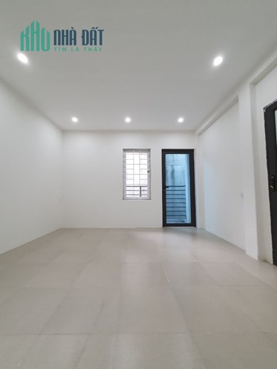 Gia đình cần bán nhà 4 tầng đẹp DT 34m tại Quan Nhân
