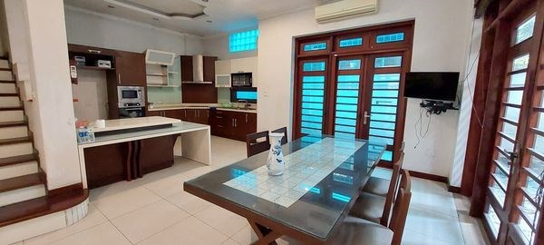 CHO THUÊ BIỆT THỰ, VIỆT HƯNG, LONG BIÊN 200M2 * 3,5 TẦNG * FULL NỘI THẤT