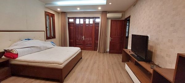 CHO THUÊ BIỆT THỰ, VIỆT HƯNG, LONG BIÊN 200M2 * 3,5 TẦNG * FULL NỘI THẤT
