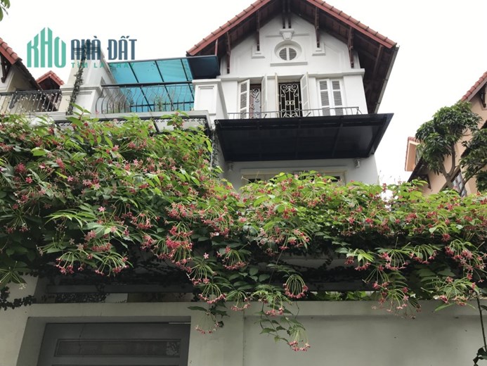 CHO THUÊ BIỆT THỰ, VIỆT HƯNG, LONG BIÊN 200M2 * 3,5 TẦNG * FULL NỘI THẤT
