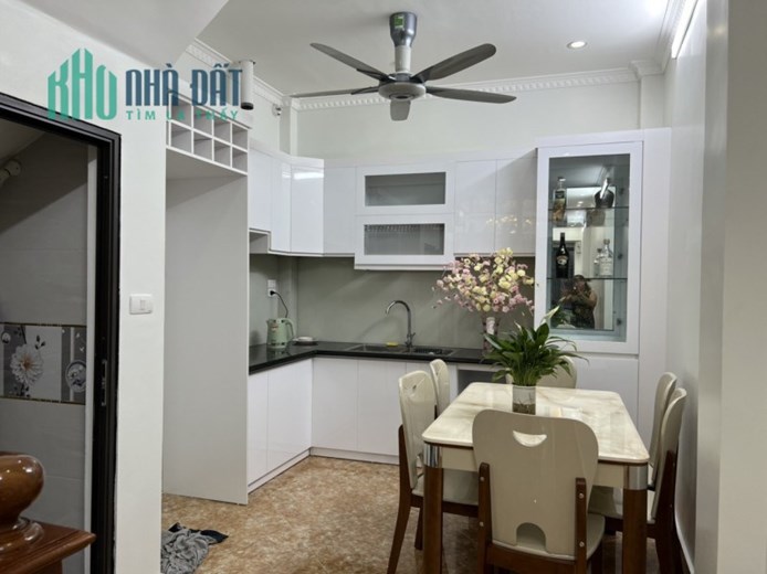 Bán nhà Phạm Ngọc Thạch Đống Đa 45m 3 tầng 3 ngủ ngõ nông gần phố chỉ 3.5 tỷ lh 0975124520
