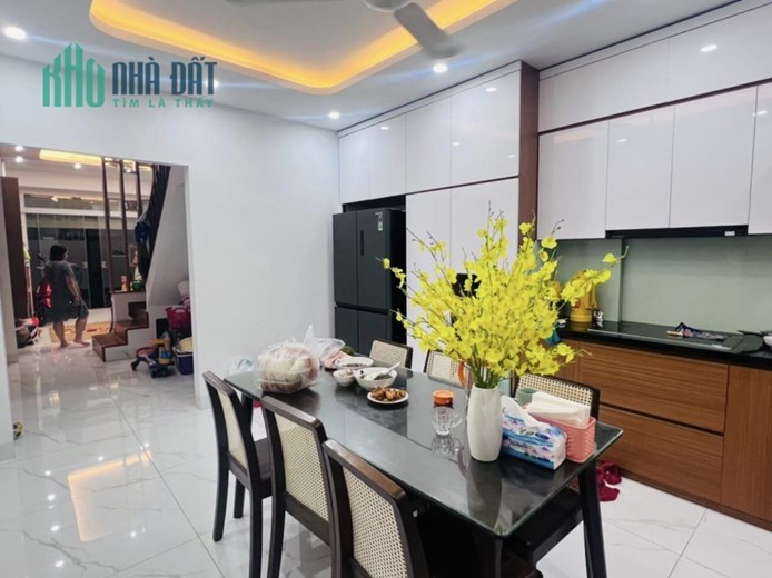 BÁN NHÀ HÀO NAM, ĐỐNG ĐA, 3 THOÁNG, 42M2 4 TẦNG, GIÁ 4.4 TỶ