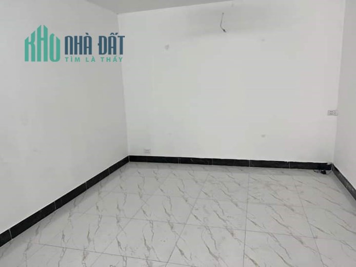 Bán Căn Hộ Tập Thể Nghĩa Tân CẦU GIẤY 27/50m2 , ô tô , Kinh Doanh , tầng 1 , giá 1,65 tỷ