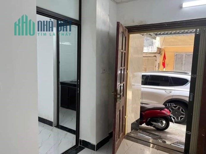 Bán Căn Hộ Tập Thể Nghĩa Tân CẦU GIẤY 27/50m2 , ô tô , Kinh Doanh , tầng 1 , giá 1,65 tỷ