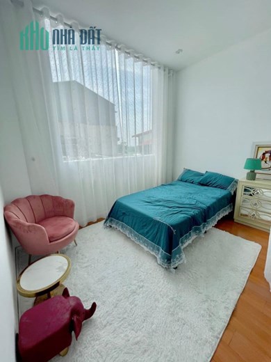 Bán ngôi nhà 64m2 phố Nghi Tàm, Tây Hồ Gara Ô tô tránh 6 phòng ngủ Kinh doanh siêu đỉnh 11.8 Tỷ