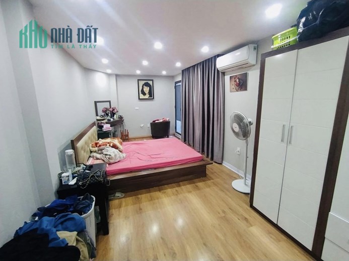 Bán nhà 61m2 phố Nghi Tàm, Tây Hồ Gara Ô tô tránh 6 phòng ngủ Kinh doanh siêu tốt 11.6 Tỷ