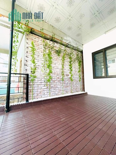 Bán căn nhà 64m2 phố Nghi Tàm, Tây Hồ Ô tô 7 chỗ đỗ cửa Chủ tự xây 10m 2 Ô tô tránh 6.8 Tỷ