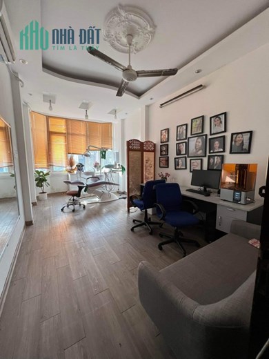 Bán ngôi nhà 65m2 phố Nghi Tàm, Tây Hồ Ô tô đỗ cổng 6 ngủ 10m Ô tô tránh 6.6 Tỷ