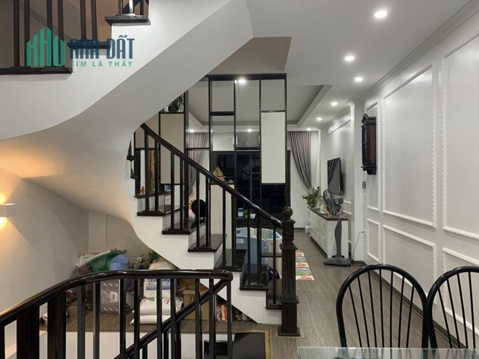 Thật 1OO%! Nguyễn Chí Thanh, 2 mặt ngõ, 5m oto tránh, ngõ 3m, thông,43m, 4T, chỉ 5.5 tỷ