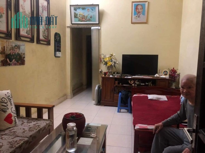Đầu cầu Chương Dương Nguyễn Văn Cừ nhà mới giá lại  ưu đãi do thị trường ảm đạm