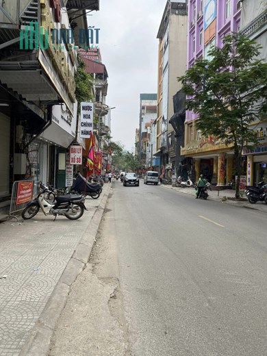 Bán nhà mặt phố Chùa Láng, lô góc 2 thoáng, kinh doanh đỉnh, vị trí đắc địa, 85m, 18 tỷ