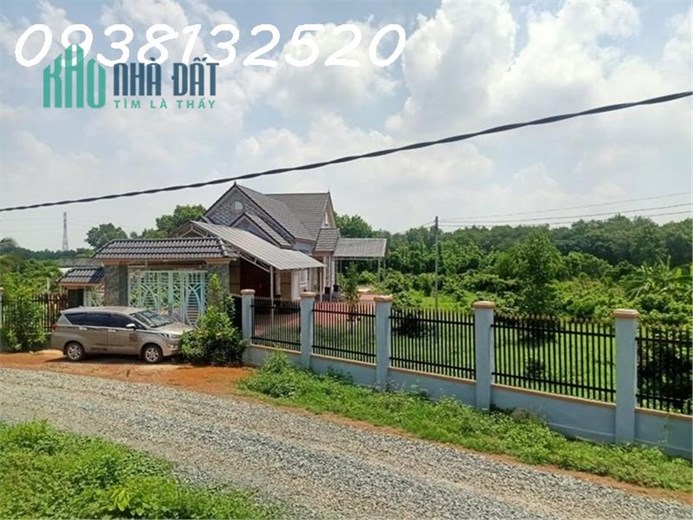 Bán lỗ lô đất ở thị xã (85x40=3440m2) có thổ cư. Giá 290triệu/nền ngay Quốc Lộ 13